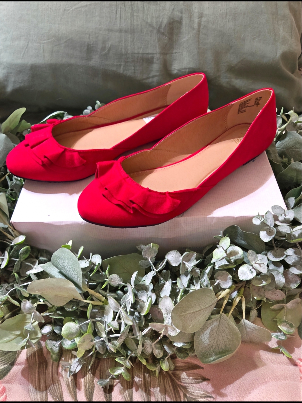 #701-FIONI Clothing Red Ruffle-Accent Ballet Flats,sz.10Wide